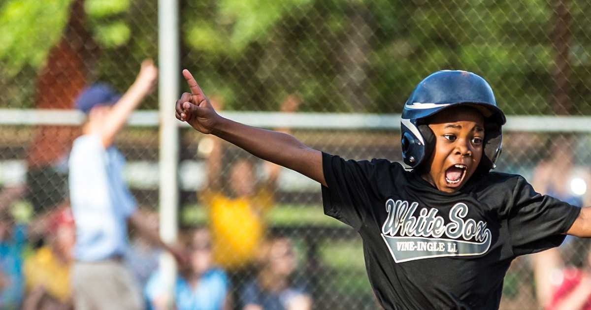 player-running-bases-happy-header-1-1